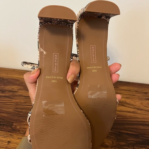 New STEVEN New York Snake Skin Ankle Strap Heels 10 - Picture 4 of 5